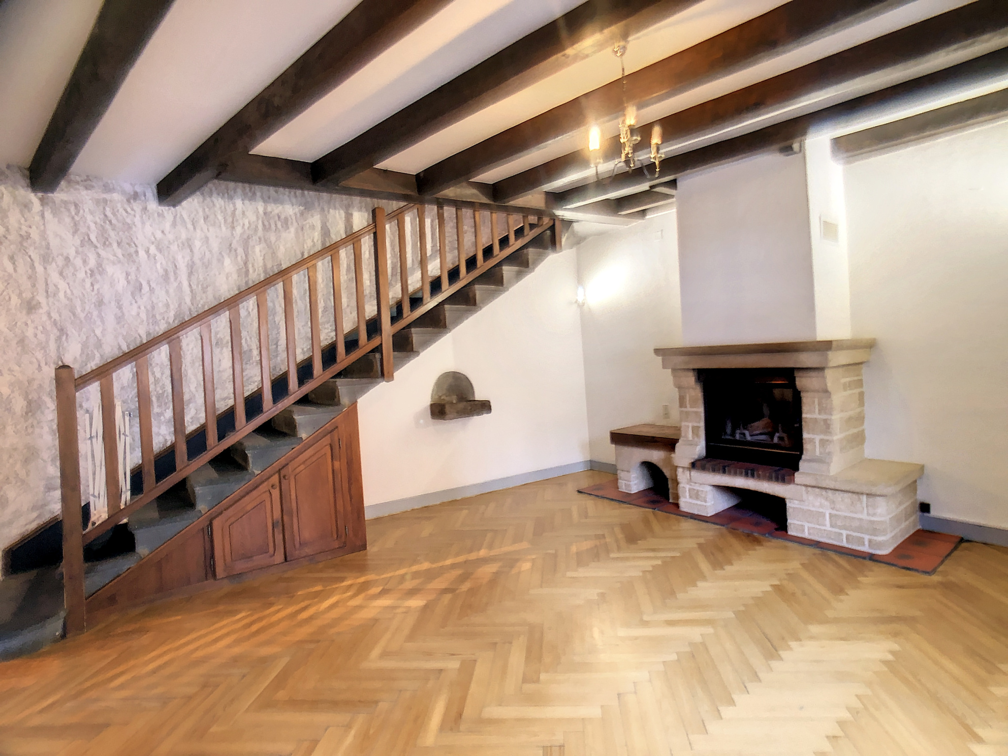 10MN ISSOIRE - 35MN CLERMONT-SUD - Maison habitable de suite